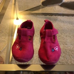 Baby girls pink shoe